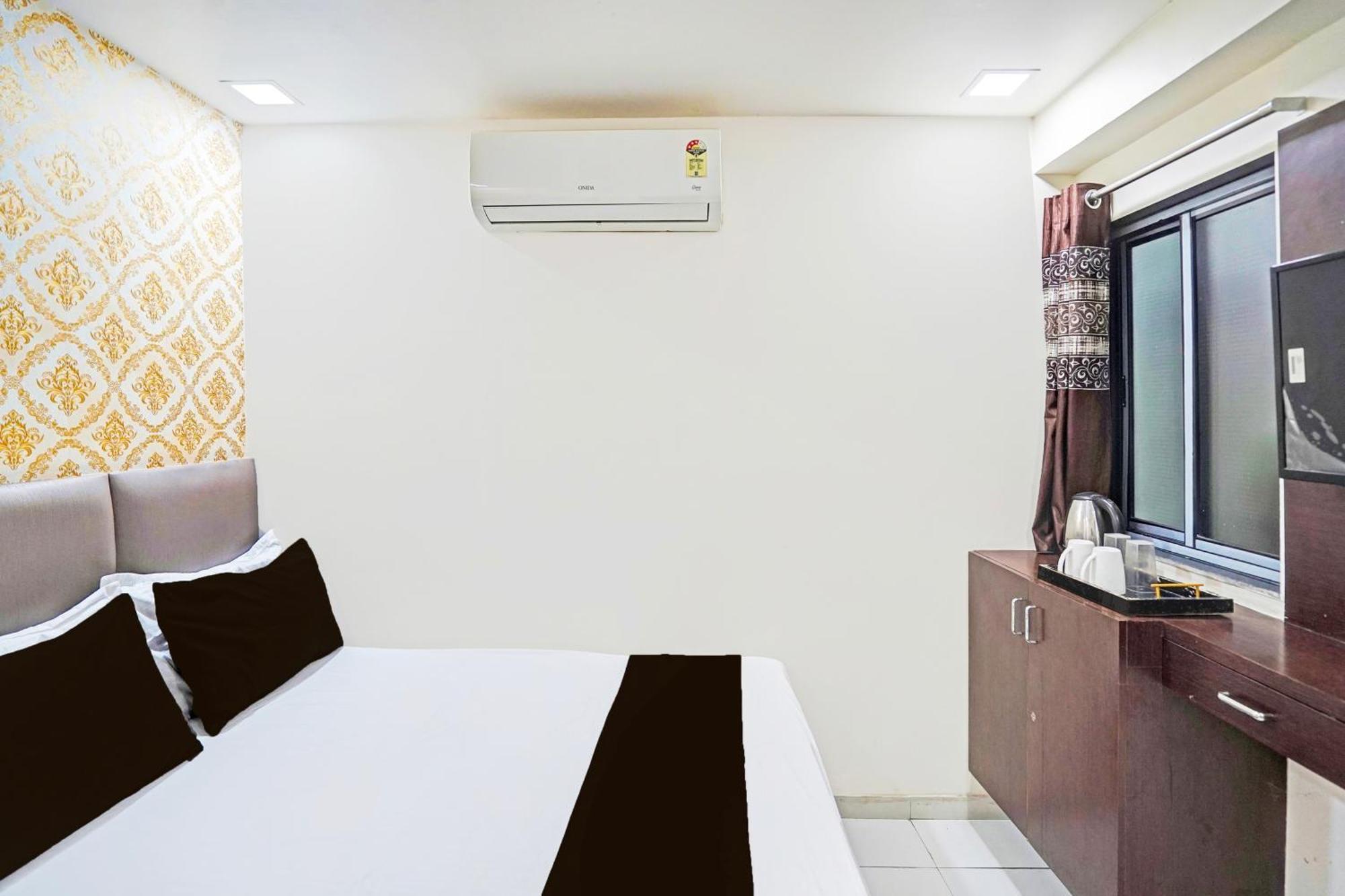 Hotel O S. G. Highway Formerly I Land Park Ahmedabad Extérieur photo