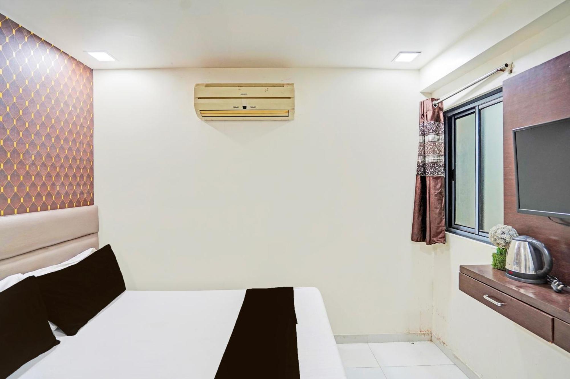 Hotel O S. G. Highway Formerly I Land Park Ahmedabad Extérieur photo