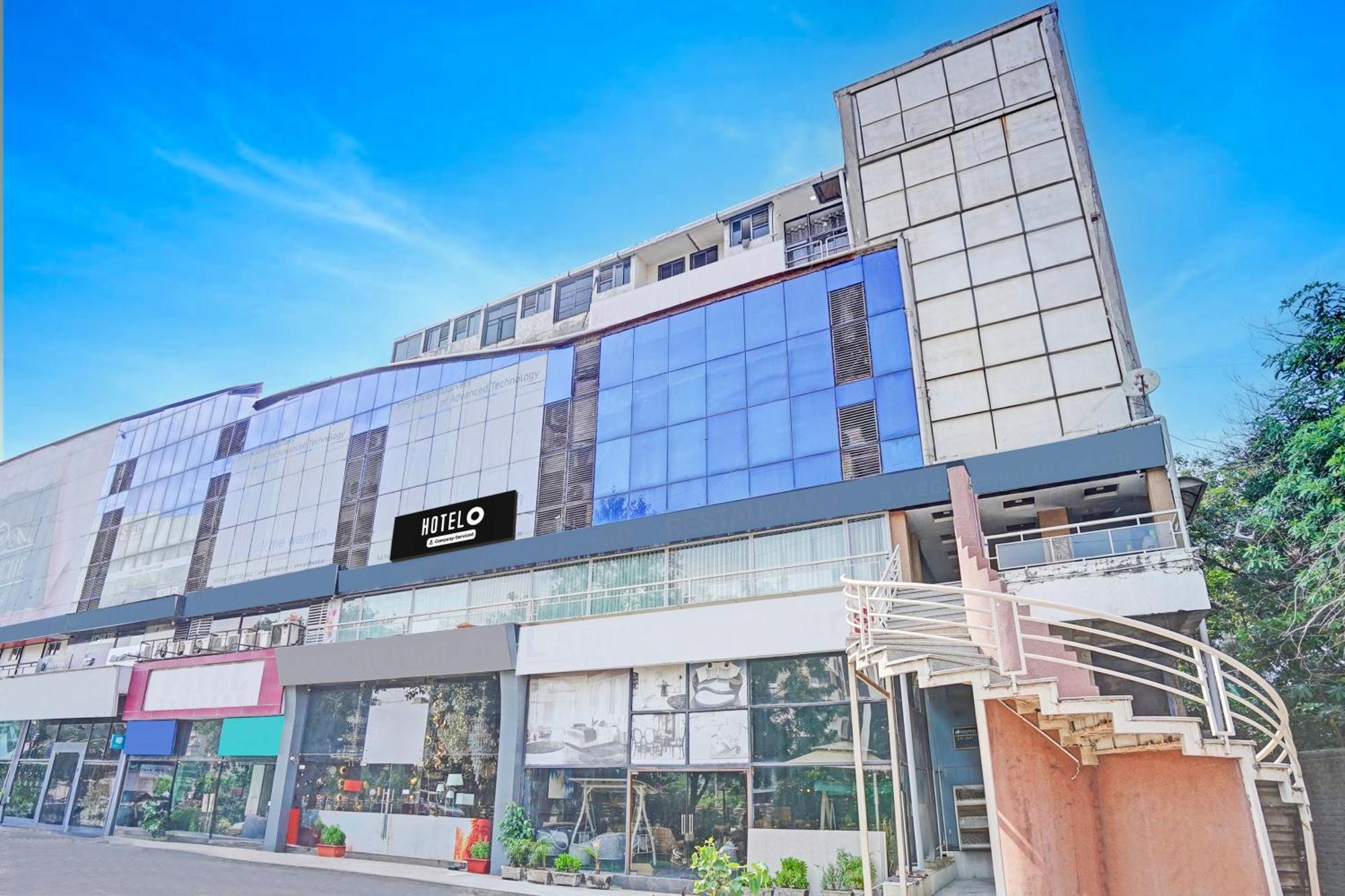 Hotel O S. G. Highway Formerly I Land Park Ahmedabad Extérieur photo